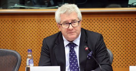 Polacy ocenili słowa Kaczyńskiego. Czarnecki broni prezesa PiS