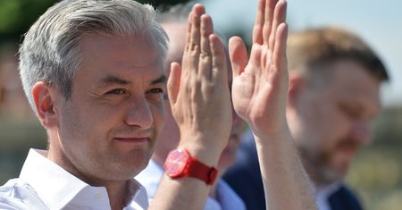 Szczodre postulaty Lewicy: 1600 zł emerytury minimalnej, 3500 zł w budżetówce