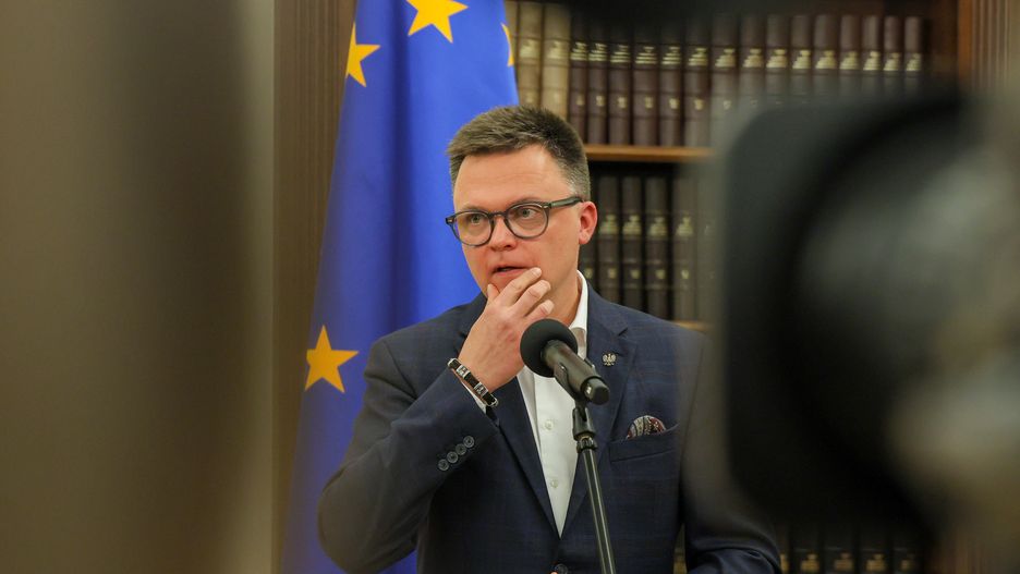 Szymon Ho�ownia
Pawe� Supernak
collegium humanum, konferencja prasowa, lider, marsza�ek sejmu, polityk polityka, polska 2050, prezes, studia, szymon ho�ownia, uczelnia, zdementowa�