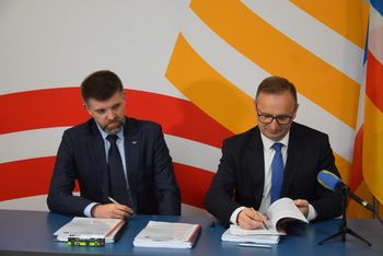 Nowe autobusy wyjadą na ulice Żor. Miasto podpisało umowę na zakup szesnastu elektryków