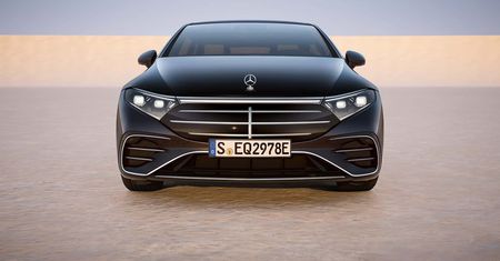 Mercedes odświeżył EQS-a. Wygląda grzeczniej, ale czy lepiej?