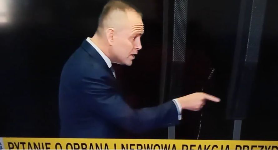 Prezydent wymachiwał dziennikarzowi TVN palcem. "Pan się ogarnie i słucha"