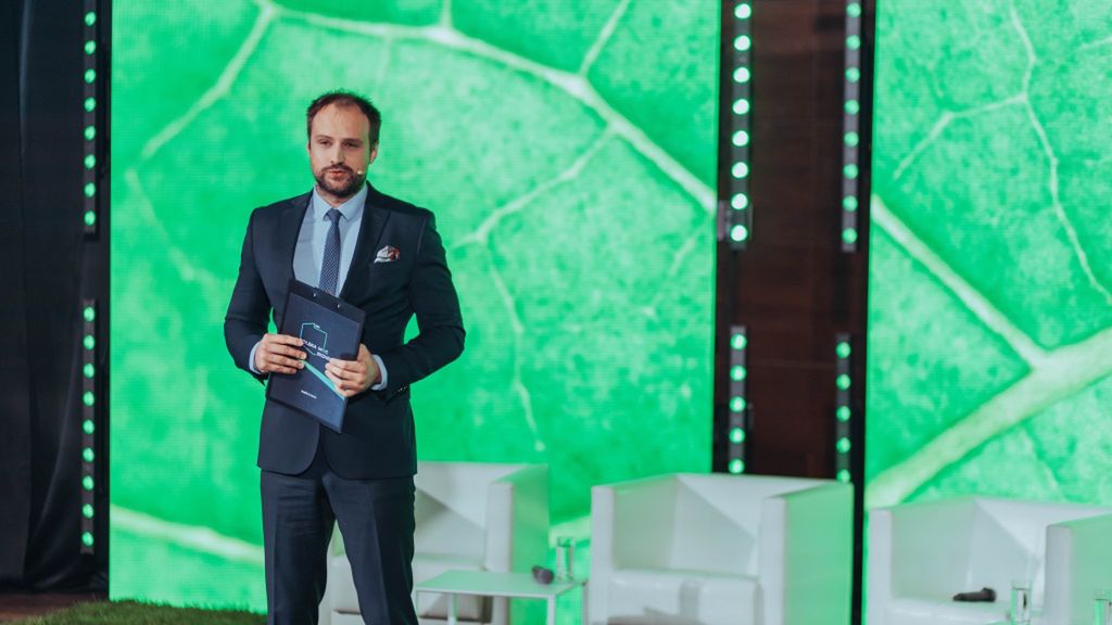 Scena E - Środowisko.