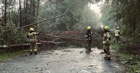 Gwałtowne burze nad Lubelszczyzną – setki interwencji strażaków, zniszczenia w kilku powiatach