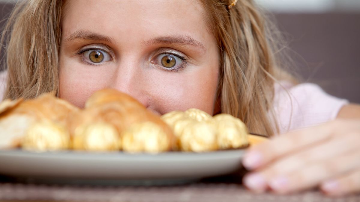 Ciągle czujesz głód? Dietetyczka wymienia potencjalne przyczyny