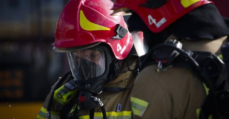 Naczepa zapaliła się na A2. Szybka reakcja kierowcy