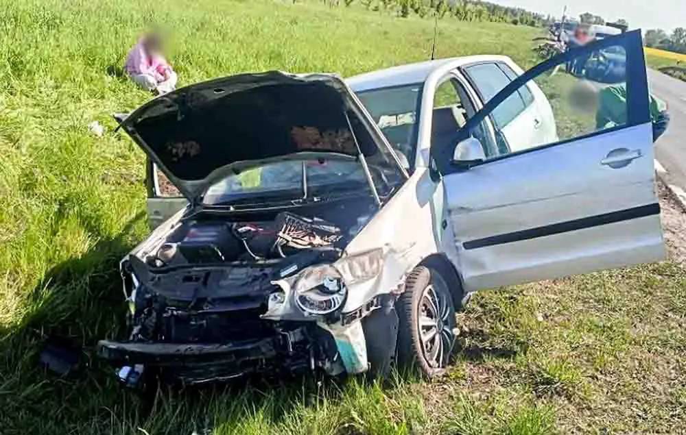 Żary: 20-latka wyprzedzając ciężarówkę na DK12 wypadła z drogi. Dostała surowy mandat