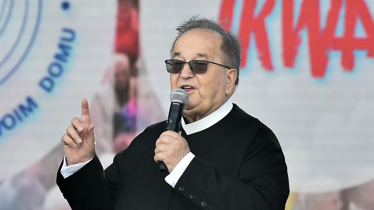 Według oko.press, rząd PiS już przeznaczył ponad 300 mln na instytucje związane z ojcem Tadeuszem Rydzykiem