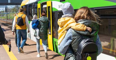 800 plus dla Ukraińców. Polacy nie mają wątpliwości co do warunkowości świadczenia
