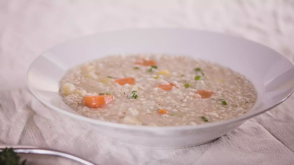 Zupa na przejedzenie z kaszą jęczmienną