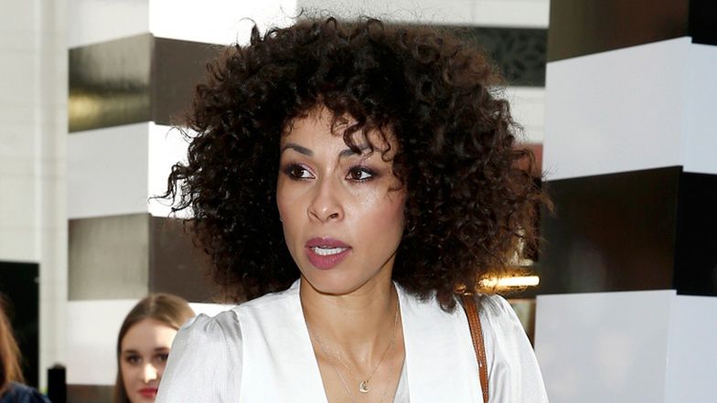 Omenaa Mensah narzeka na pracowników 