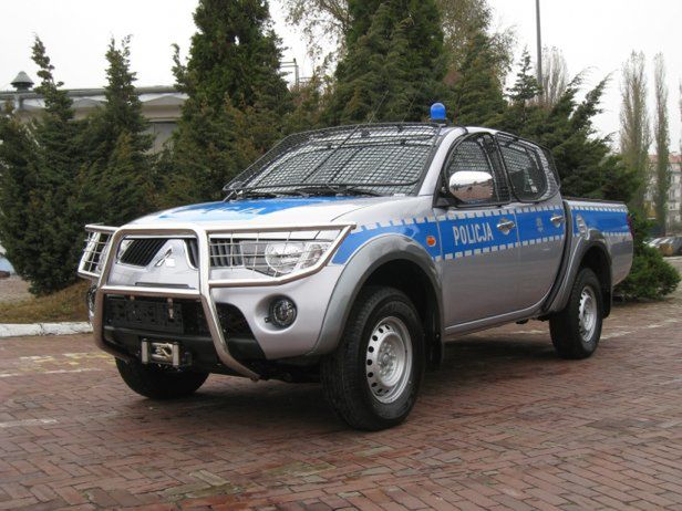 Policja wypożyczy 10 000 radiowozów?