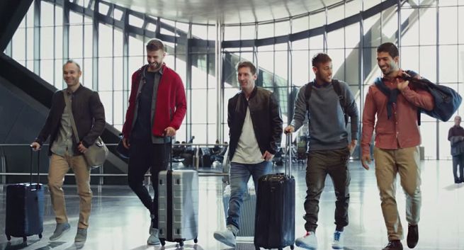 Piłkarze FC Barcelona w wakacyjnej reklamie Qatar Airways (wideo)
