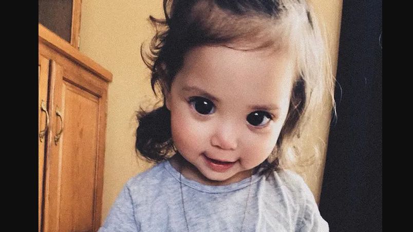 Pamiętacie dziewczynkę z niesamowitymi oczami? Wiemy, jak wygląda po latach