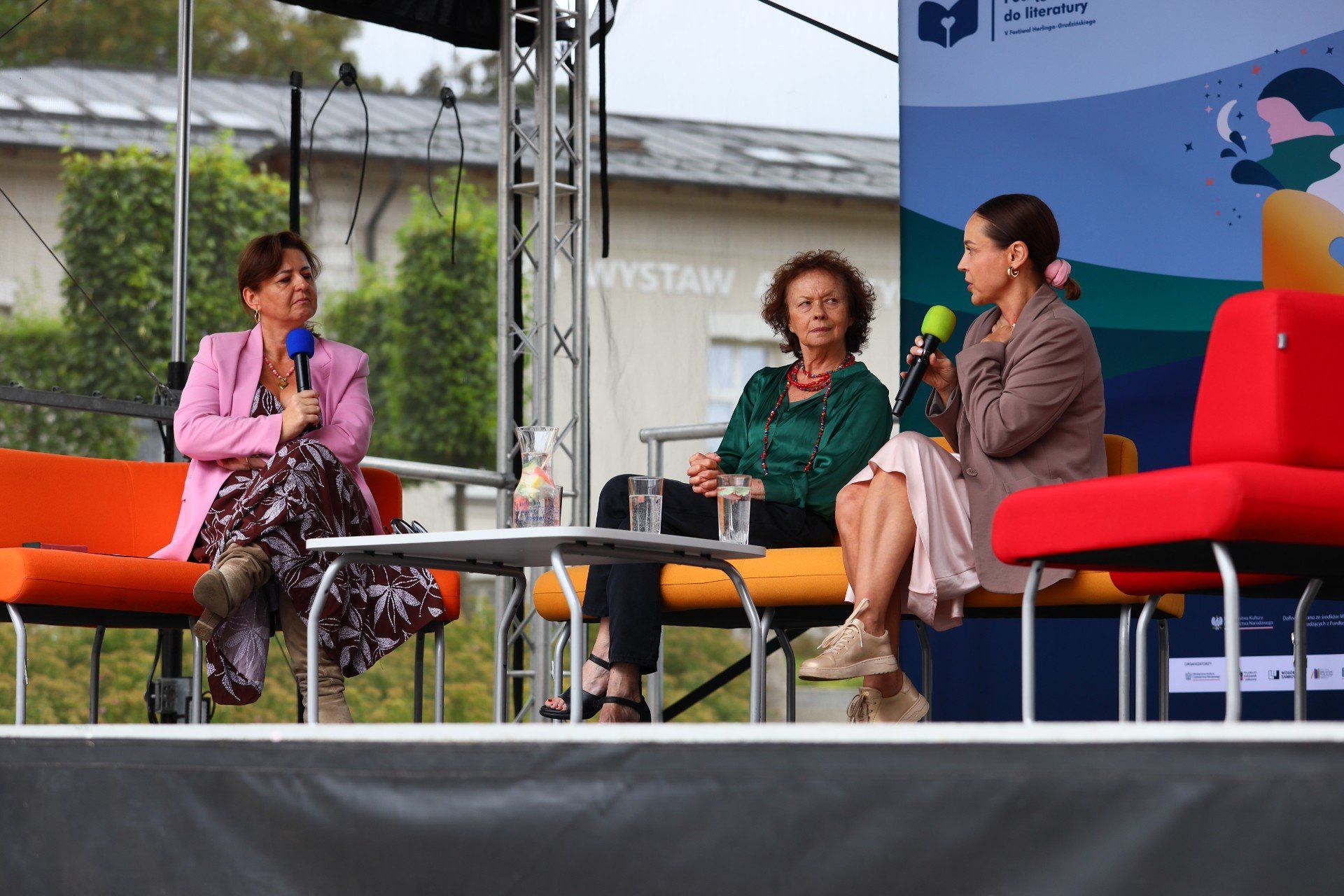 Debata odbyła się z udziałem Joanny Szczepkowskiej oraz Marii Rotkiel. Całe spotkanie prowadziła dr Daria Dyktyńska. Na zdjęciu(od lewej): dr Daria Dyktyńska, Joanna Szczepkowska oraz Maria Rotkiel