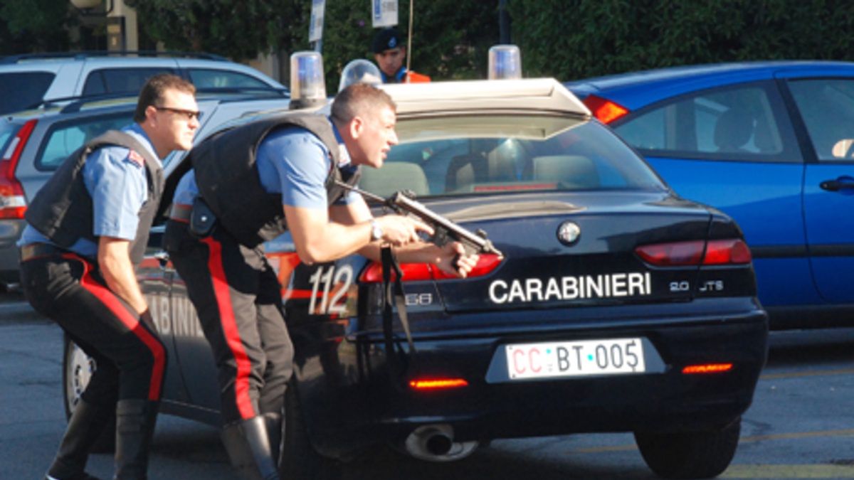 Włoscy karabinierzy w czasie ćwiczeń