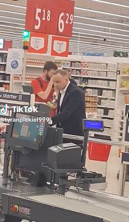 Andrzej Duda w Auchanie