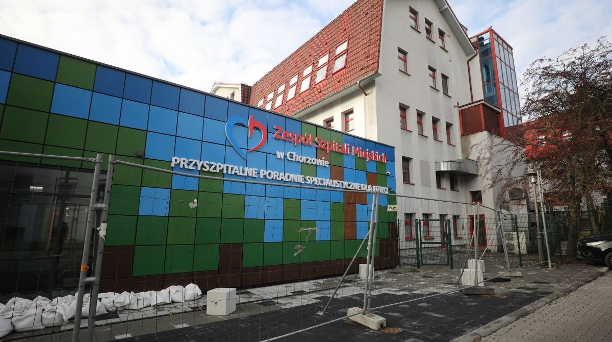 Chorzów: Nowe przychodnie dziecięce wciąż zamknięte. Trwa spór