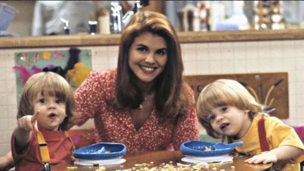 Blake i Dylan na planie filmowym [instagram.com](https://www.instagram.com/p/BeIAK5RhPxX/?taken-by=full_house.facts)