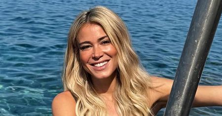 Dwa miesiące po porodzie i taka forma! Pozuje w bikini