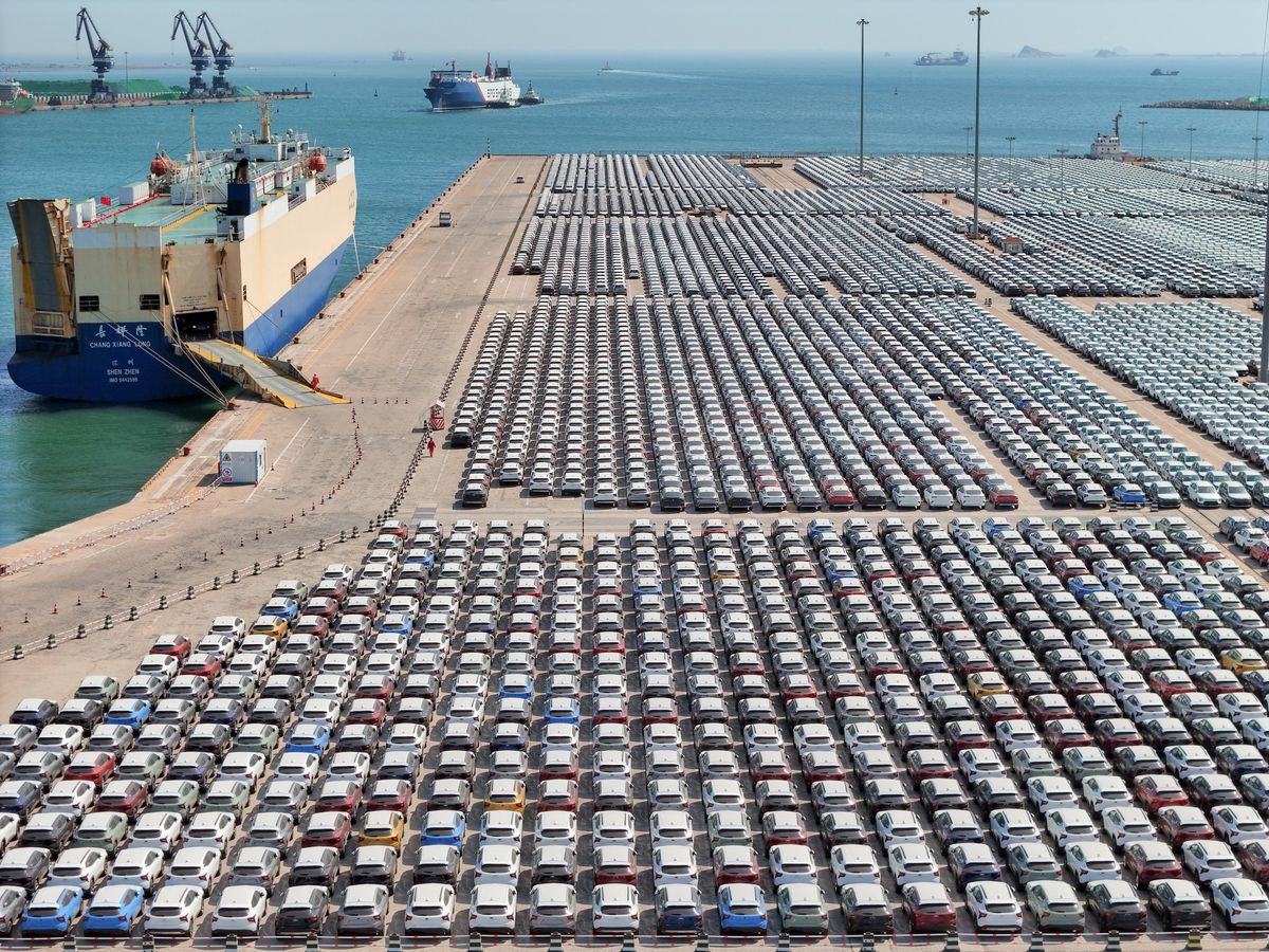 Coches eléctricos chinos atrapados en los puertos.  nadie los quiere
