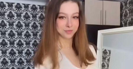 Nie nosi w pracy stanika. Klienci nie wiedzą, gdzie podziać wzrok