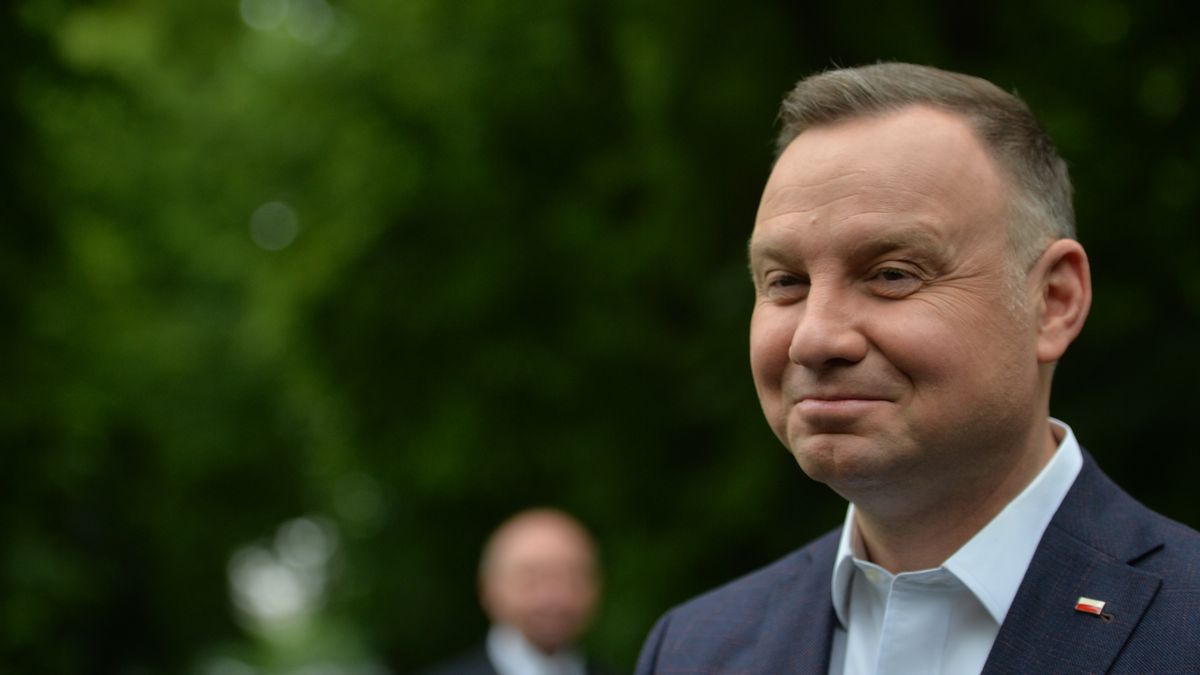 Polish President Andrzej Duda addresses media after laying a wreath at Wincenty Witos monument in Jordan Park, in Krakow.Wincenty Witos (1874-1945), was a Polish politician and leader of the Polish People's Party (PSL), who served three times as the Prime Minister of Poland in the 1920s.On Sunday, May 31, 2020, in Krakow, Poland. (Photo by Artur Widak/NurPhoto via Getty Images)