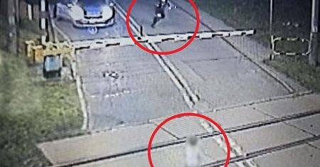 6-latek bawił się na torowisku. Policjanci zdążyli w ostatniej chwili