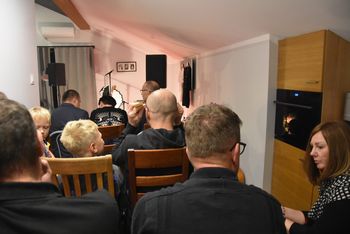 Wiatrowiec: Za scenę posłużył dywan. Nietypowy koncert