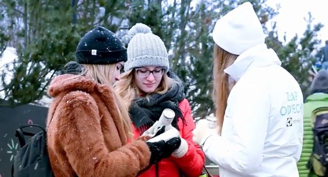 „Złap oddech” - Electrolux rozdał czyste powietrze w puszkach przeciw smogowi (wideo)