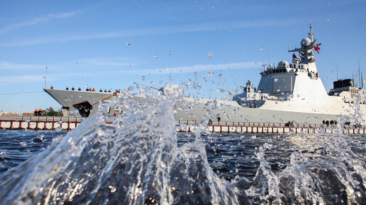 Russian Navy Day in Russia
Destroyer "Hefei" and the frigate "Unicen" arrives at St Petersburg to take part in a ship parade marking Russian Navy Day in Russia, on July 27, 2017. (Photo by Valya Egorshin/NurPhoto via Getty Images)
NurPhoto
News, General NEws, Military, July 27, 2017, 27th July 2017, Navy Day Parade, Russian Navy Day Parade, Destroyer, Army, Vehicle, Navy, Water, Sea