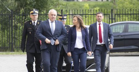 Znany dziennikarz sportowy zadrwił z Jacka Sasina. Zadał krótkie pytanie na Twitterze