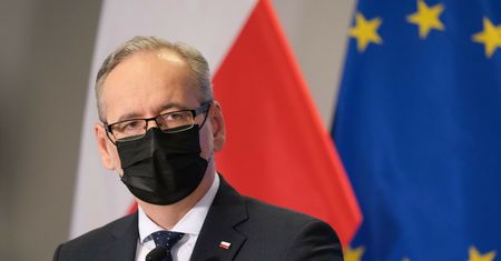 Szczepienia przeciw COVID-19. Niedzielski napisał list do nauczycieli i uczniów
