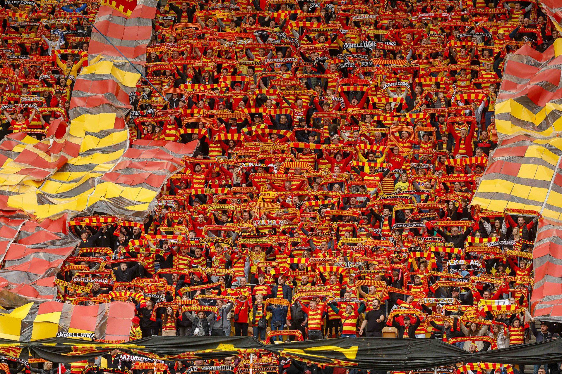 Kibice na meczu Jagiellonia - Pogoń Szczecin