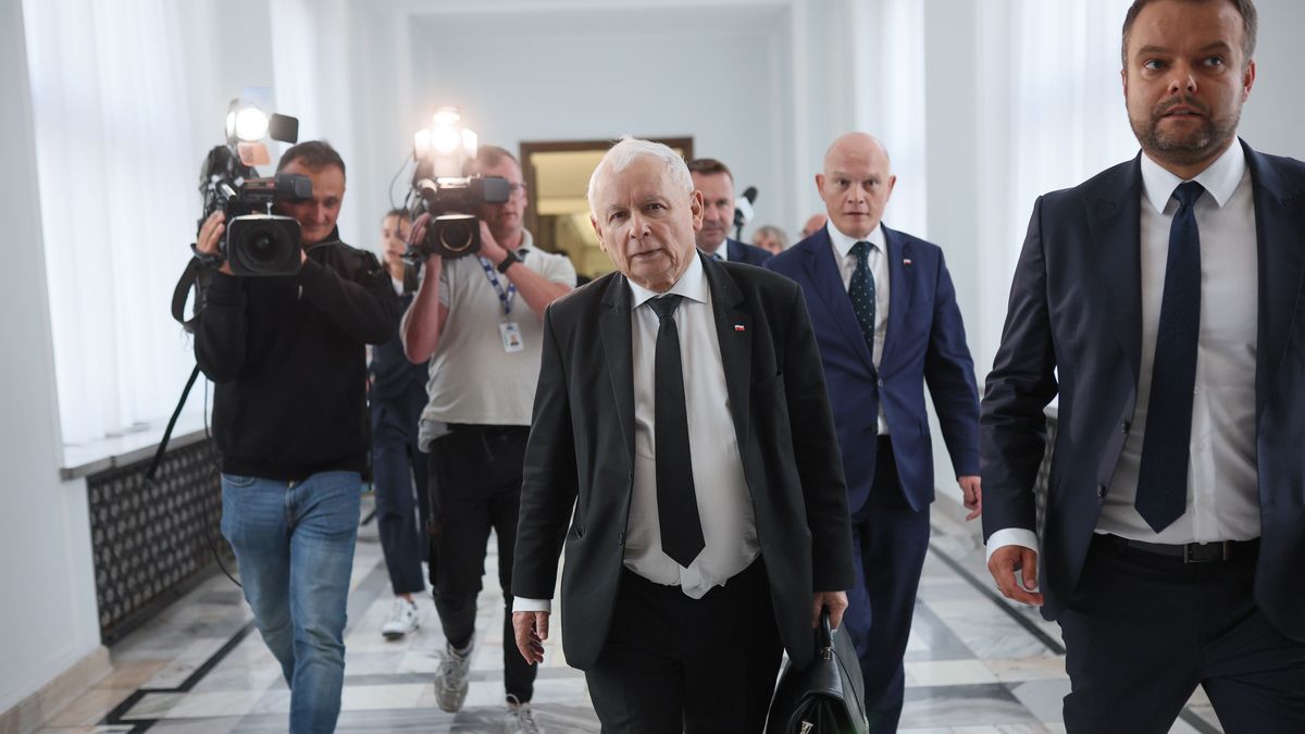 Niespodziewany zwrot w sondażach. PiS na prowadzeniu. Na zdjęciu Jarosław Kaczyński