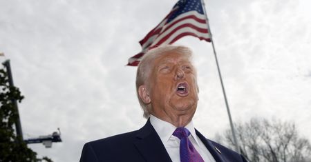 Trump o cenach ropy i Iranie: zarabiamy krocie