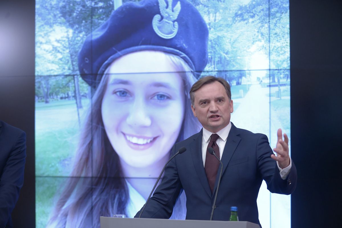 Minister sprawiedliwości, prokurator generalny Zbigniew Ziobro podczas briefingu prasowego w sprawie Mariki