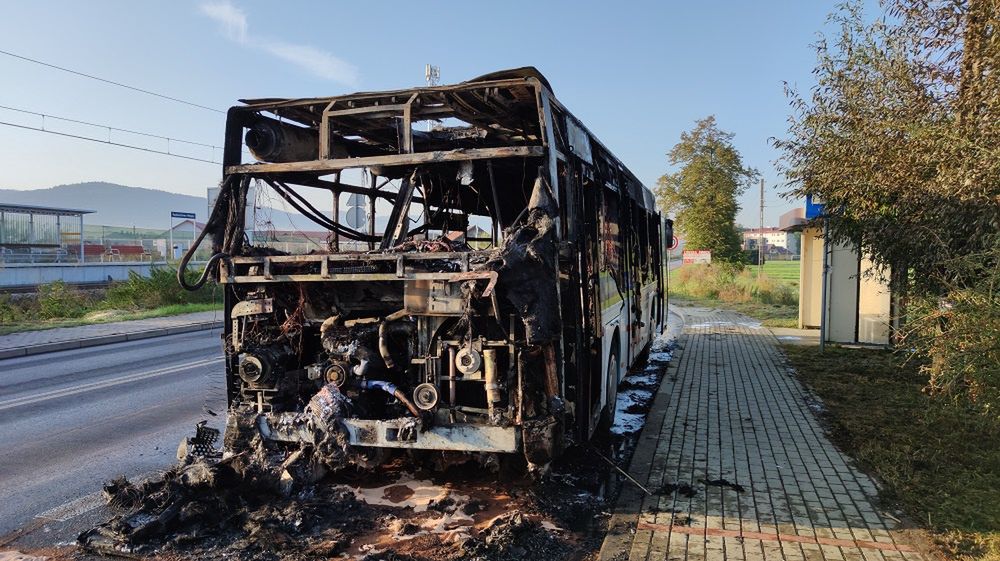 Śląsk. Pożar autobusu komunikacji miejskiej w Żywcu (źródło: Żywiec.info)