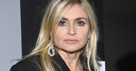 Ta kurtka to hit na jesień. Monika Olejnik nosi ją po mistrzowsku
