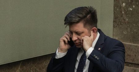 Tajne dane w mailach Dworczyka? Alarmują byli szefowie służb