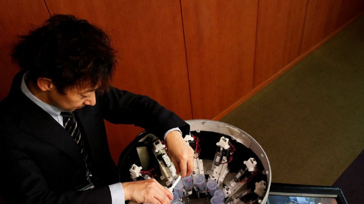 Profesor opracował wynalazek w rok.