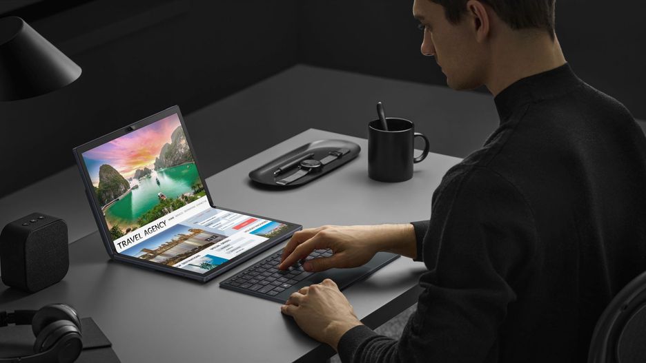 ASUS Zenbook 17 Fold OLED to rewolucyjna konstrukcja