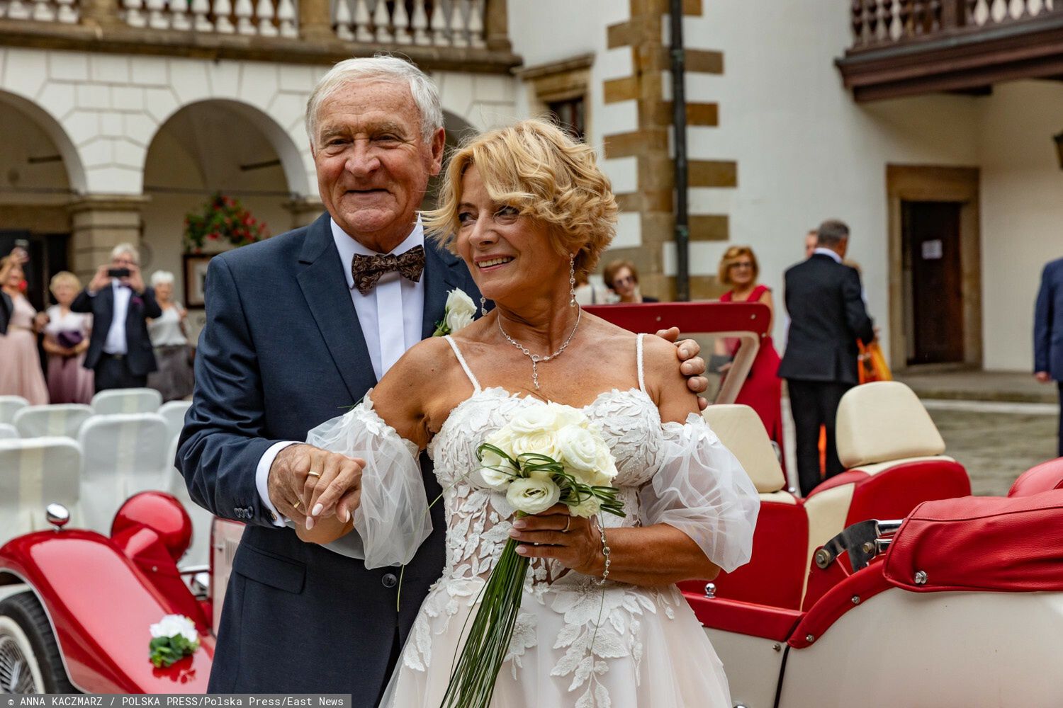 ?lub Iwony i Gerarda z Sanatorium Mi?o?ci
05.08.2023 NIEPOLOMICE
SLUB IWONY MAZURKIEWICZ I GERARDA MAKOSZA Z SANATORIUM MILOSCI 
 
 FOT. ANNA KACZMARZ /  POLSKA PRESS
ANNA KACZMARZ / POLSKA PRESS