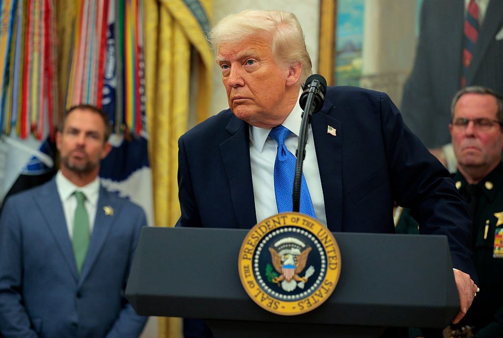 Trump odmawia sankcji wobec Rosji. Media: chce robić interesy z Putinem