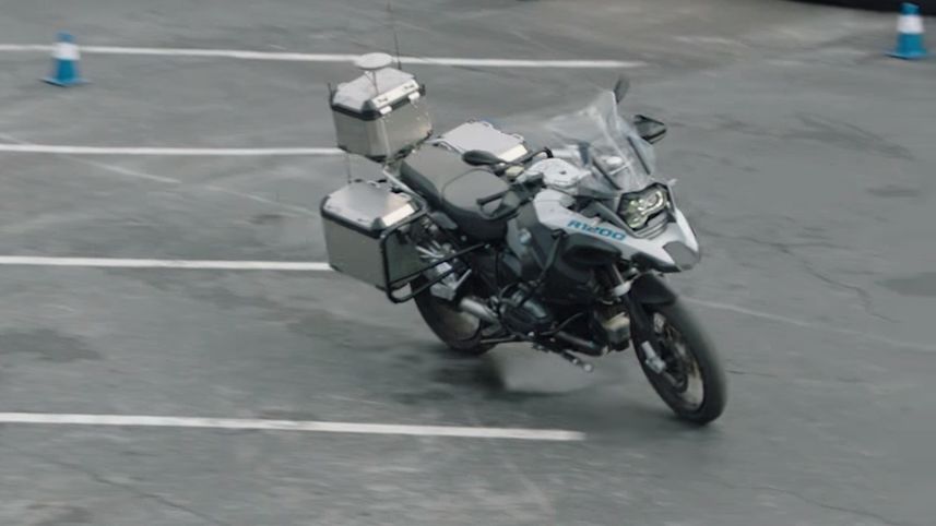 Wygląda dość niepokojąco... Czy autonomiczne motocykle mają przyszłość?