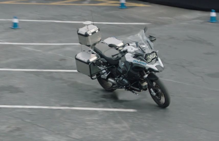 Wygląda dość niepokojąco... Czy autonomiczne motocykle mają przyszłość?