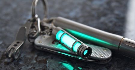 Zamiast baterii – radioaktywny tryt. Takiej latarki będą ci zazdrościć