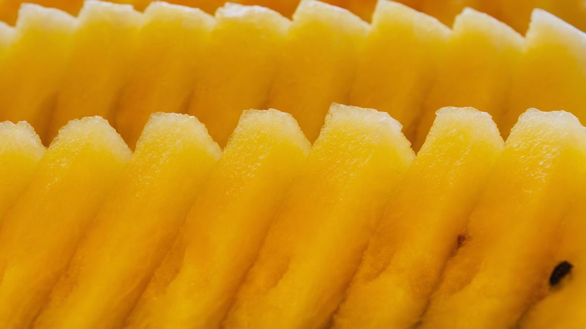 Melon to niskokaloryczna bomba witamin i antyoksydantów. Pomaga też w zasypianiu