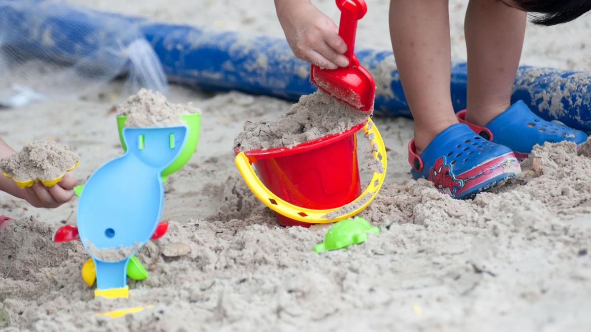 Ryzyko wniknięcia do organizmu pasożytów jest szczególnie wysokie u dzieci. 