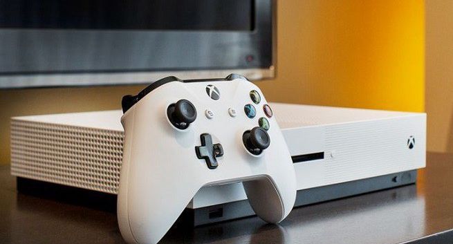Microsoft prezentuje nową konsolę Xbox One S, ceny od 299 do 399 dolarów